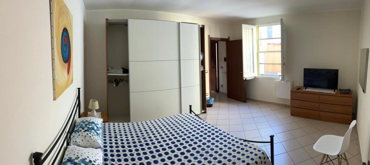 Casa Adriana, Centralissima, Confinante Ospedale Civile Сассари Экстерьер фото